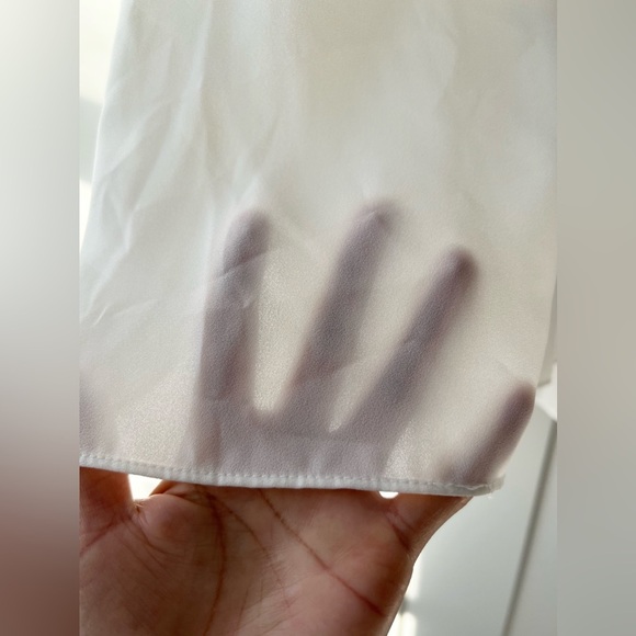 VINCE CAMUTO Women's Sleeveless V-neck Blouse size Small - Picture 7 of 9